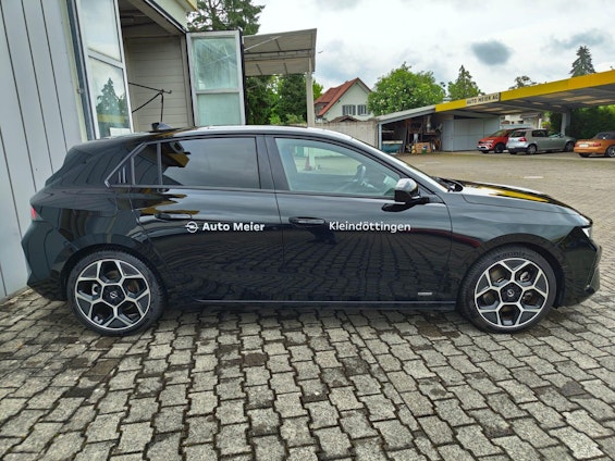 Vehicle image 4 Vehicle image 4