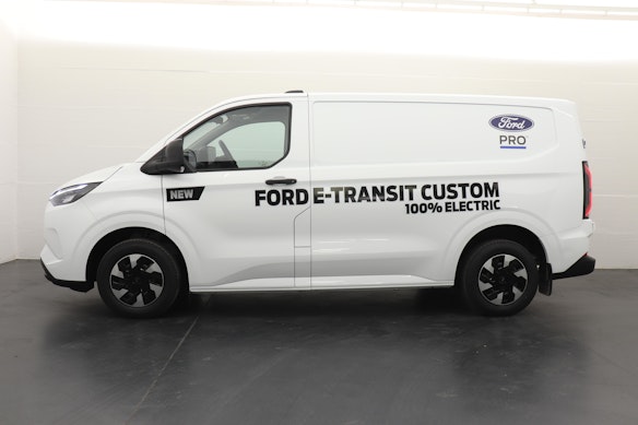 FORD E-Transit C Van 320 L1 Trend 3