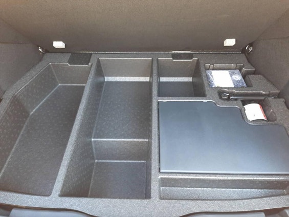 Vehicle image 8 Vehicle image 8