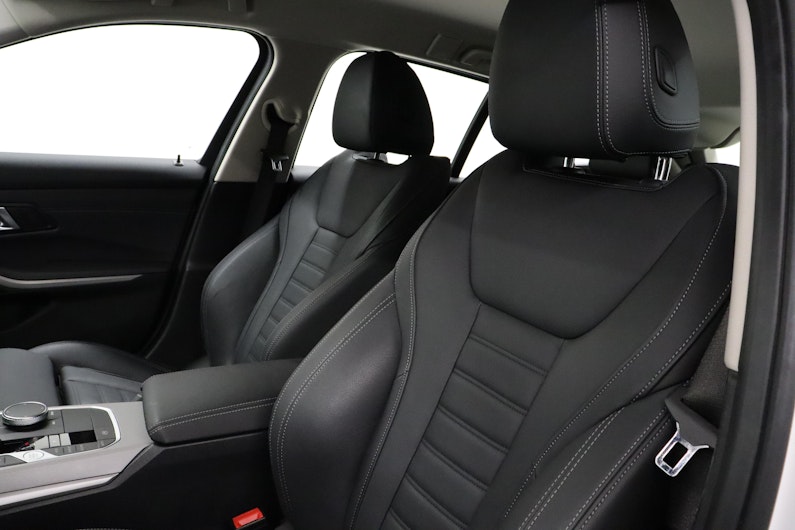 Vehicle image BMW 3 SERIES