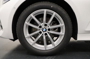 Vehicle image BMW 320d xDrive SAG Touring