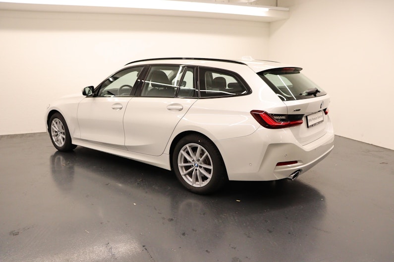 Vehicle image BMW 3 SERIES