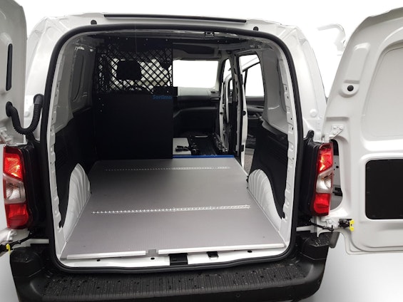 Vehicle image 10 Vehicle image 10