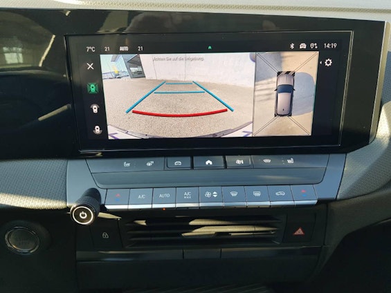 Vehicle image 12 Vehicle image 12