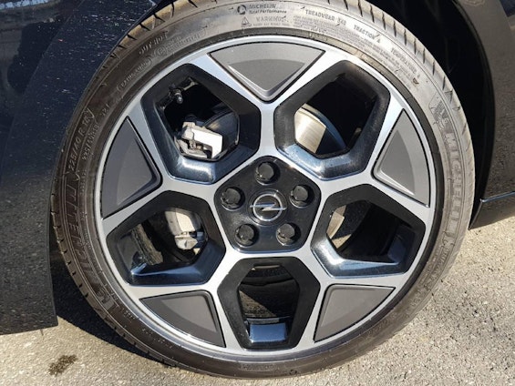 Vehicle image 3 Vehicle image 3