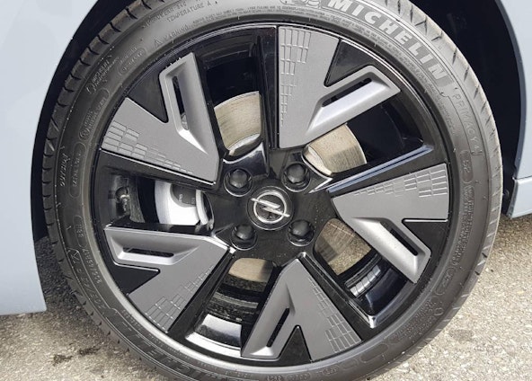 Vehicle image 3 Vehicle image 3