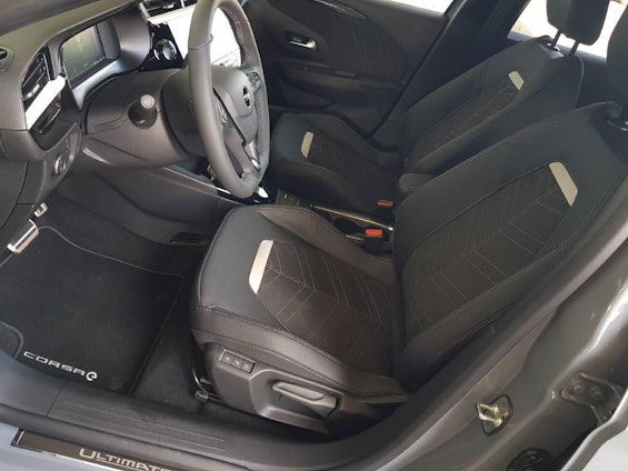 Vehicle image 13 Vehicle image 13