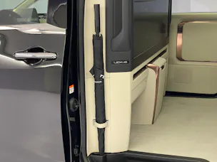 Lexus LM 350h VIP