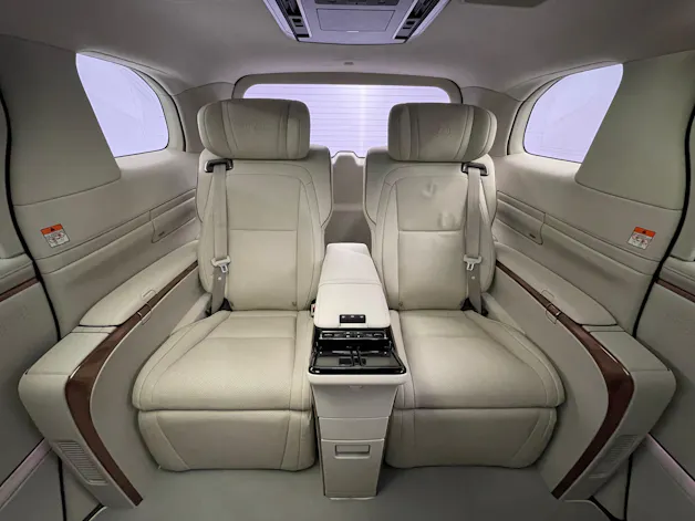 Lexus LM 350h VIP