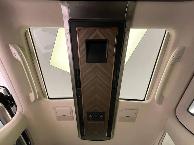 Lexus LM 350h VIP