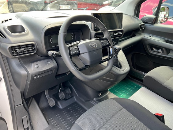 Vehicle image 7 Vehicle image 7