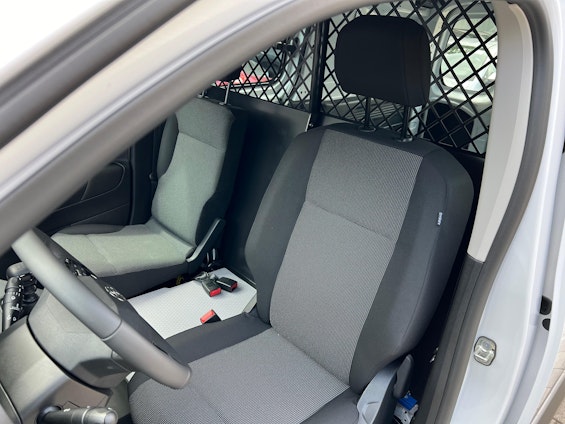 Vehicle image 9 Vehicle image 9