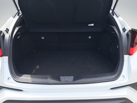 Vehicle image 17 Vehicle image 17