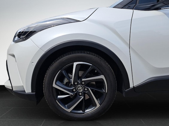 Vehicle image 18 Vehicle image 18