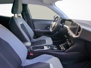 https://vehicle.imgix.net/3590986/ad596abb-d521-4002-92dd-014a4f4c150c.jpg