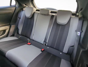 https://vehicle.imgix.net/3590986/c55df809-4de9-4172-9597-0120e27e2a9e.jpg