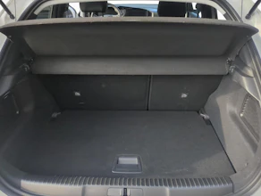 https://vehicle.imgix.net/3590986/d1b7fdc2-0696-4b54-99a5-64f95e28b680.jpg