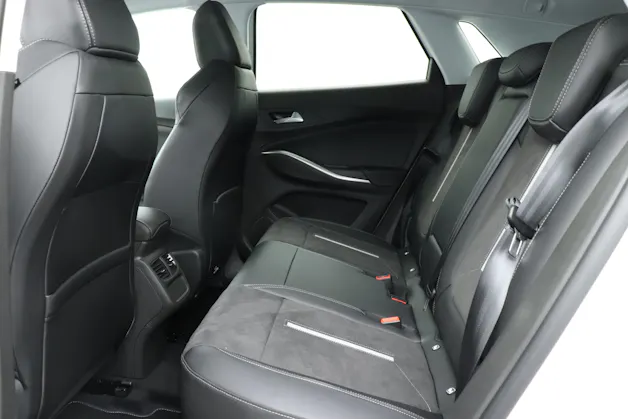 Opel Grandland 1.6 T PHEV GSE, Anhängevorrichtung Winterreifen