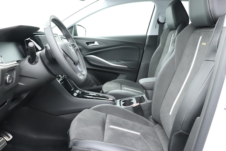 Vehicle image OPEL GRANDLAND