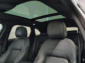 Vehicle image JAGUAR F-Pace 2.0 I4 250 SE AWD