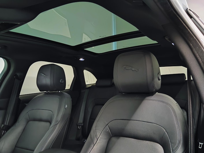 Vehicle image JAGUAR F-PACE