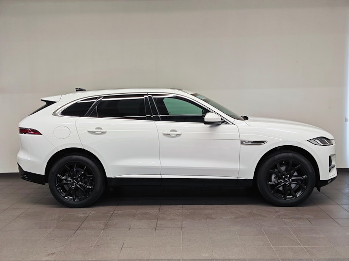 Vehicle image JAGUAR F-PACE
