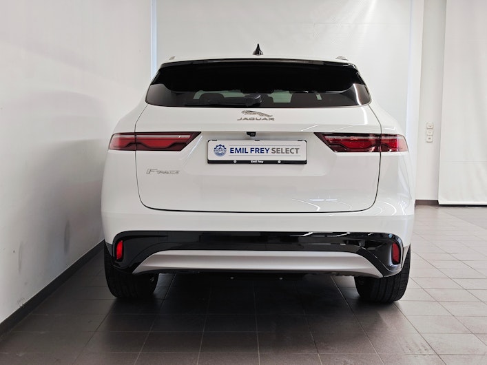 Vehicle image JAGUAR F-PACE