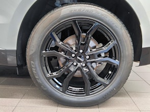 Vehicle image JAGUAR F-Pace 2.0 I4 250 SE AWD