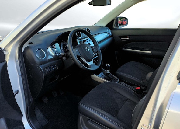 Vehicle image 16 Vehicle image 16