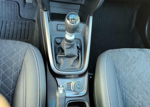 Vehicle image 18 Vehicle image 18