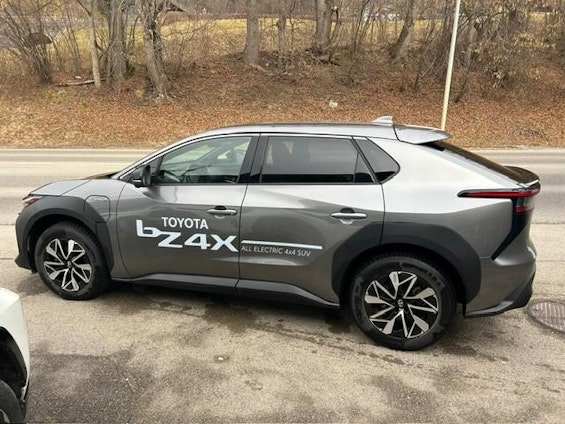 Vehicle image 3 Vehicle image 3