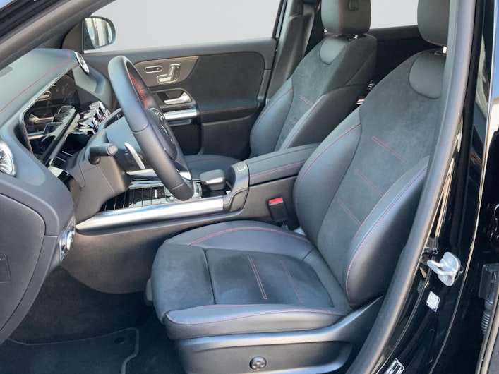 Vehicle image MERCEDES-BENZ EQA 350