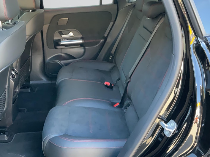 Vehicle image MERCEDES-BENZ EQA 350