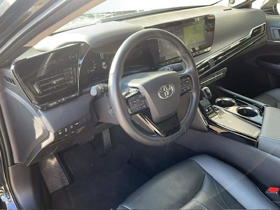 Vehicle image 3 Vehicle image 3