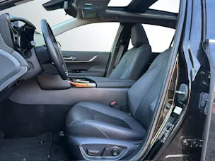 Toyota Mirai Fuel Cell Platinum