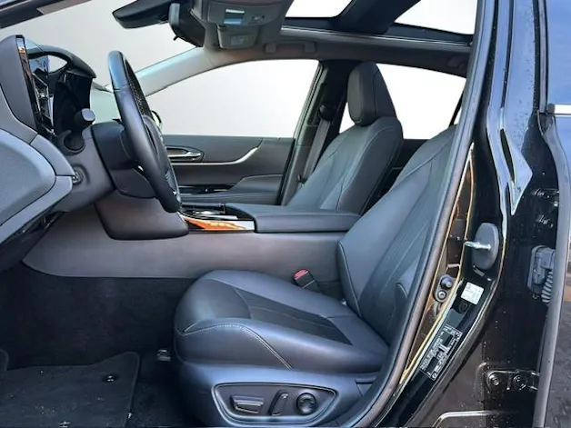 Toyota Mirai Fuel Cell Platinum