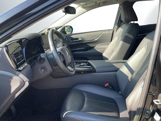 Vehicle image 4 Vehicle image 4