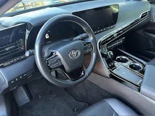 Toyota Mirai Fuel Cell Platinum
