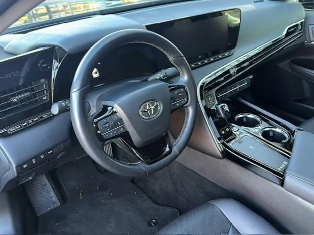 Toyota Mirai Fuel Cell Platinum