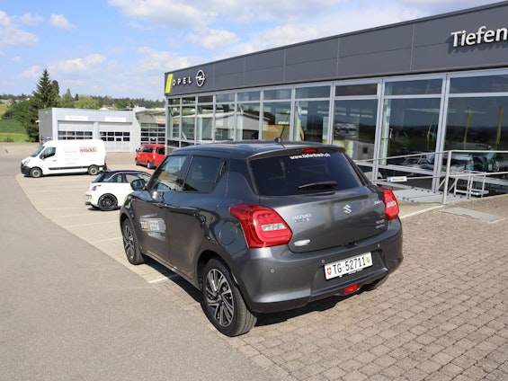 Vehicle image 5