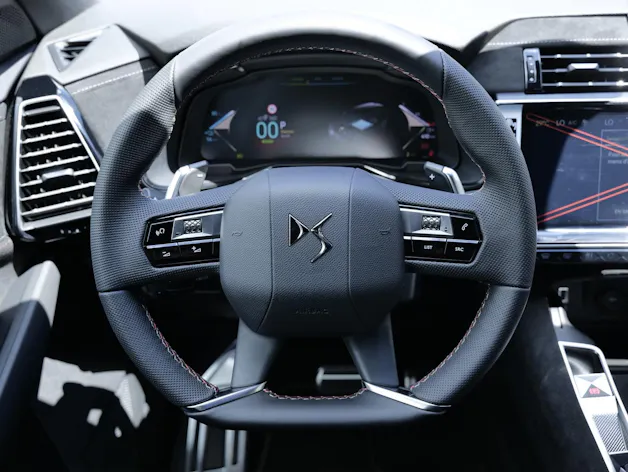 DS Automobiles 1.6 E-Tense 300 Ligne Noire 4x4