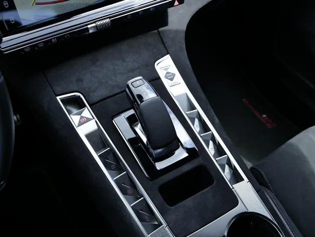 DS Automobiles 1.6 E-Tense 300 Ligne Noire 4x4