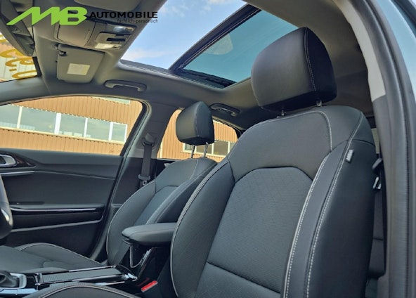 Vehicle image 9 Vehicle image 9