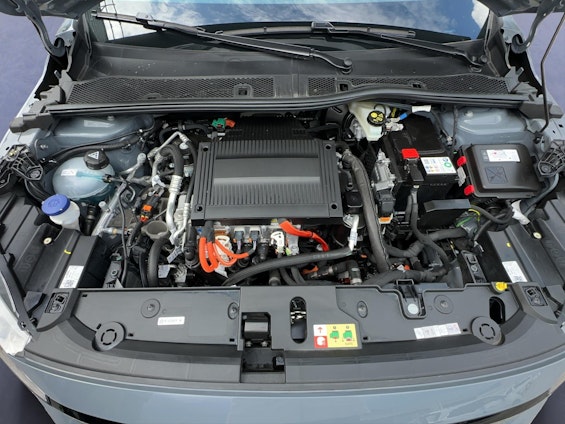 Vehicle image 12 Vehicle image 12