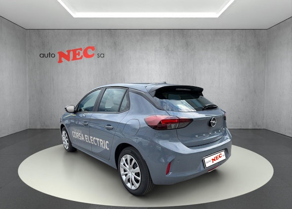 Vehicle image 4 Vehicle image 4