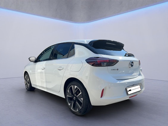 Vehicle image 4 Vehicle image 4