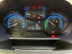 Peugeot e-Partner Kaw. 800 Standard 50 kWh Premium