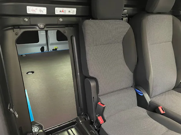 Peugeot e-Partner Kaw. 800 Standard 50 kWh Premium