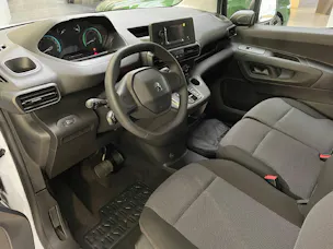 Peugeot e-Partner Kaw. 800 Standard 50 kWh Premium