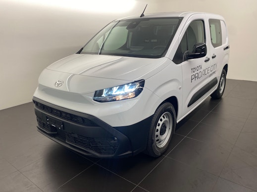TOYOTA PROACE CITY Van L1 52KWh Active 1